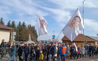 Ulicami Łukowa przeszedł Biały Marsz w obronie Jana Pawła II.
