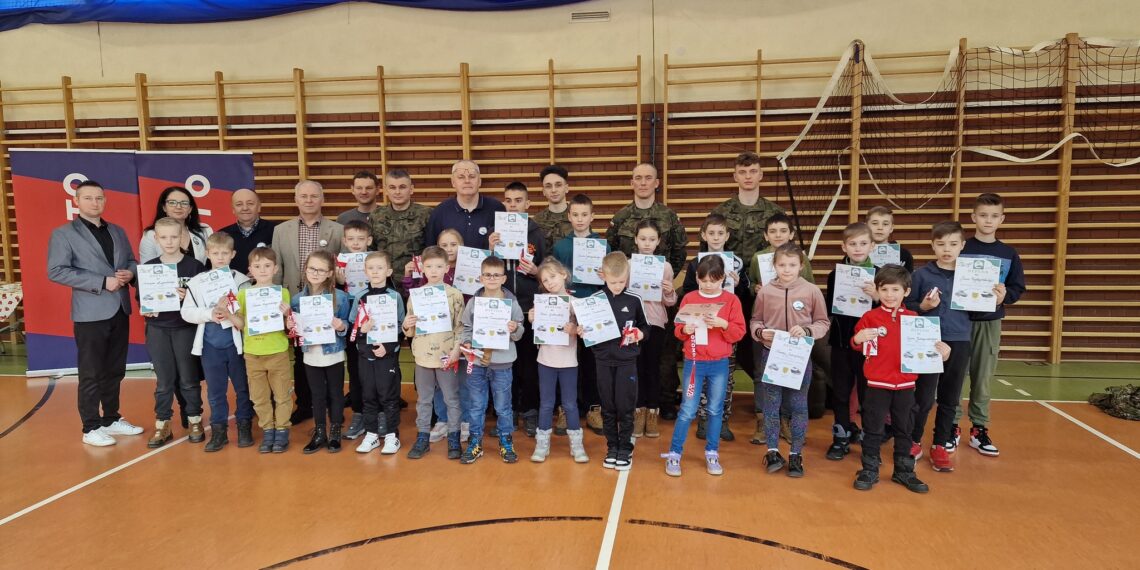 Warsztaty modelarskie i spotkanie z historią w Śmiarach.