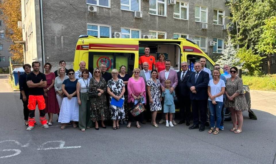 Nowoczesny ambulans neonatologiczny przekazany Wojewódzkiemu Pogotowiu Ratunkowemu w Lublinie.