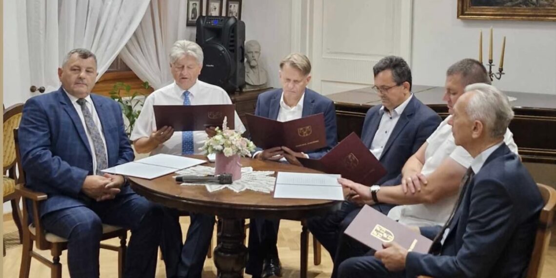 Narodowe czytanie Kordian w muzeum Henryka Sienkiewicza w Woli Okrzejskiej.