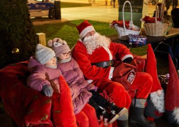 Rozświetlenie choinki na Placu Sikorskiego w Siedlcach.